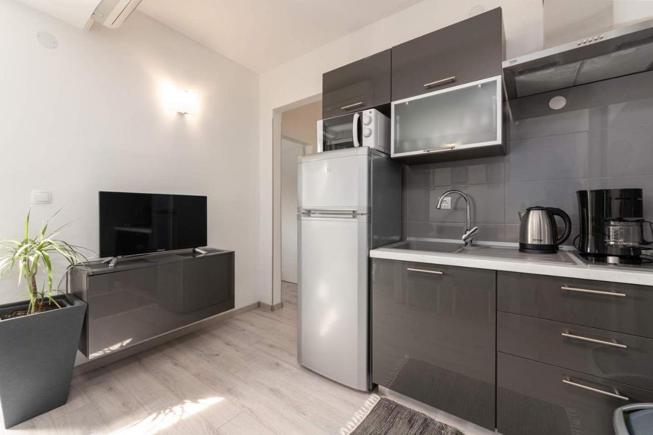 Apartmani Astrid 拉巴克 外观 照片
