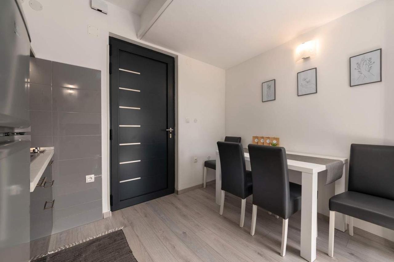 Apartmani Astrid 拉巴克 外观 照片